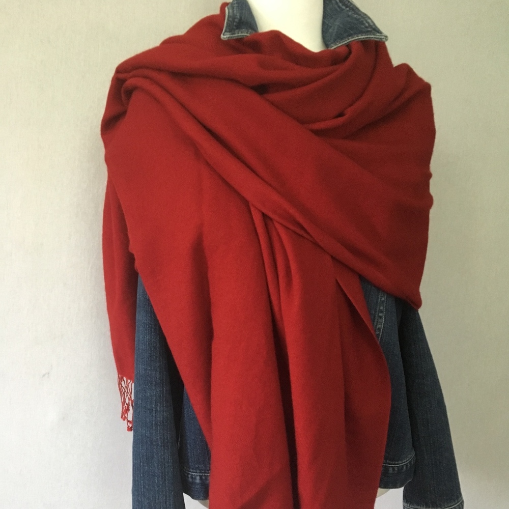 Pashmina Wrap - 70% Pashmina Wool 30% Silk - Cherry Red w/Tassels - Hand Woven